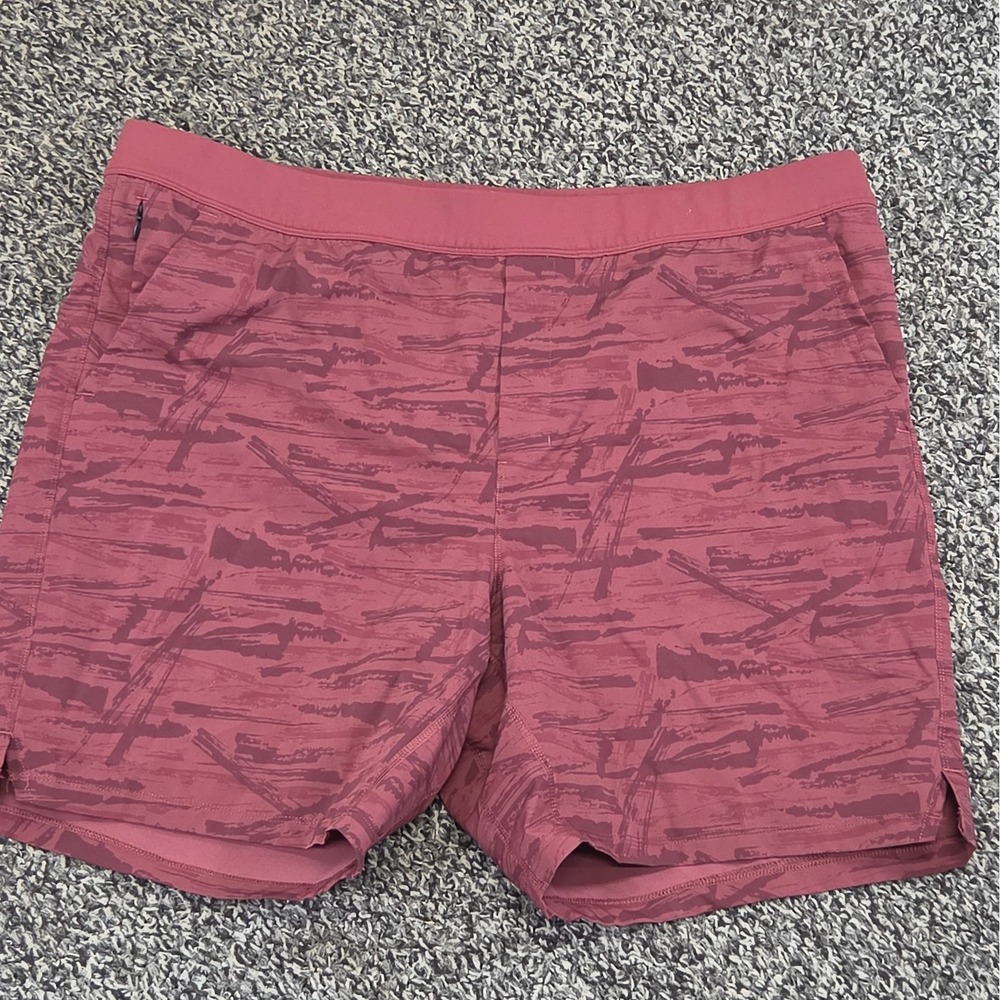 Public Rec Shorts Mens 44 Maroon Camo Gym Running Hiking Yoga Lined Flex Shorts